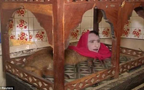 Hé lộ sinh vật mặt người, thân cáo nổi tiếng ở Pakistan