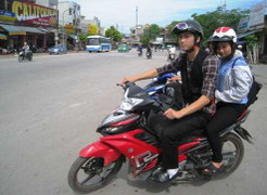 Sĩ tử thi đại học được đi xe ôm miễn phí