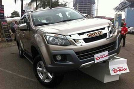 Xe bán tải Isuzu D-max giảm giá gần 90 triệu đồng