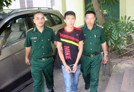 'Xuất khẩu' lao động sang Trung Quốc, dọa chặt chân nếu bỏ trốn