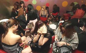 Theo chân công an triệt phá ổ mại dâm trá hình ở Hải Phòng