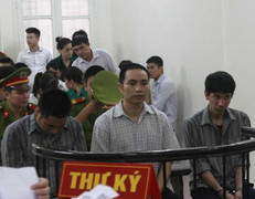 42 năm tù cho ba kẻ lừa đảo qua web muaban24.vn