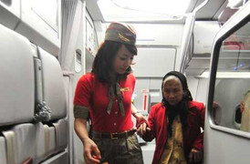 Vietjet mở quầy phục vụ ưu tiên người già, trẻ em