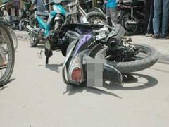 Clip: Bài binh bố trận cướp xe ôm táo tợn