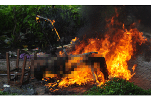 Người đàn ông tự thiêu ở công viên giữa Sài Gòn