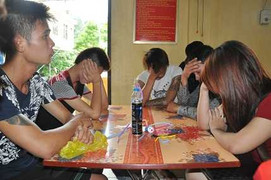 Mở 'tiệc' ma túy đá mừng sinh nhật 'kiều nữ'