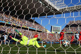 Clip bàn thắng: Di Maria lập công sau đường dọn cỗ của Messi