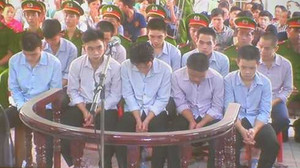 Gây rối các cuộc tuần hành: 10 đối tượng lãnh án tù