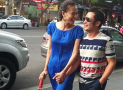 Bằng Kiều nắm tay Dương Mỹ Linh tình tứ trên phố