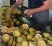 Xuất hiện 'thánh' chém hoa quả ngoài đời thực