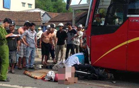 Đối đầu xe khách, hai anh em chết thảm sau tiệc cưới