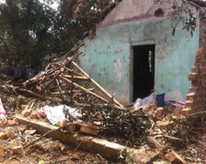 Cận cảnh hiện trường tan hoang vụ máy bay rơi