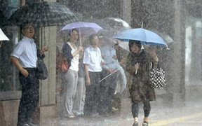 Siêu bão Neoguri sắp đổ bộ, Nhật Bản nâng mức cảnh báo lên cao nhất