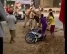 Xôn xao clip 4 cảnh sát Thanh Hóa khống chế một thanh niên