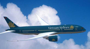 Máy bay Vietnam Airlines đi Tp.HCM hạ xuống Cam Ranh