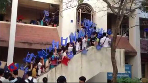 Clip: Cảnh đi thi 'bá đạo' chỉ có ở ĐH Kiến trúc Hà Nội