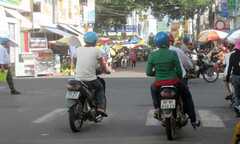 Dàn cảnh vây Công an để giải cứu người vi phạm