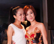 Uyên Linh, Hoàng Quyên đổi hit cho nhau