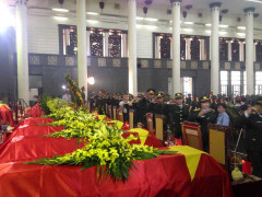 Trực tiếp Lễ viếng và truy điệu 18 chiến sĩ rơi máy bay ở Hòa Lạc