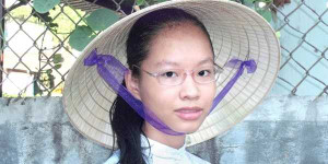 Nữ sinh khiếm thị sáng mắt trước kỳ thi