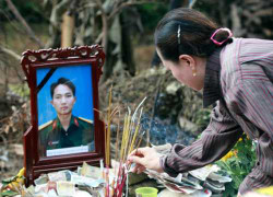 Truy tặng Huân chương cho các chiến sĩ trên máy bay gặp nạn