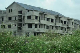 Bất động sản rầm rập thay tên, đổi chủ