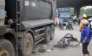 Khởi tố lái xe ben đâm chết nữ sinh viên giữa Hà Nội
