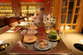 Lẩu băng chuyền Kichi Kichi dùng thực phẩm hết 'đát'