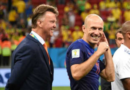 Tin sáng 13/7: Xong World Cup, Van Gaal muốn có Robben