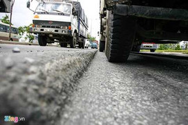 Đường nghìn tỷ ở Sài Gòn lún sâu gần 30cm