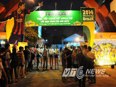 Người Hà Nội - Sài Gòn náo nức kéo ra đường xem chung kết World Cup