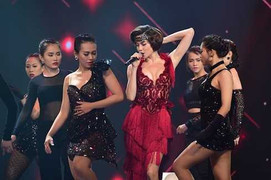 Hồ Ngọc Hà đốt cháy sân khấu đêm mở màn 'The winner is'