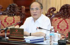 Chủ tịch Quốc hội: 'Giấy tờ nào phiền hà cho dân thì cắt hết'