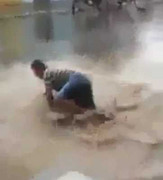 Clip: Chơi khăm bạn thân