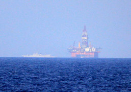 Nóng trưa 15/7: Đề cao cảnh giác nếu Trung Quốc rút giàn khoan tránh bão