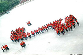 300 sinh viên Thái Nguyên xếp hình bản đồ Việt Nam