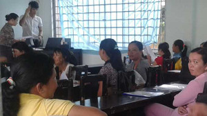 Giáo viên sốt vó lo... luyện thi tiếng Anh