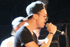 Hot boy 'Ngôi sao Việt' được bạn gái chăm sóc tận tình