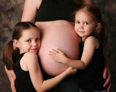 Vì sao các bà mẹ nên tránh chuyện 'ba năm hai đứa'