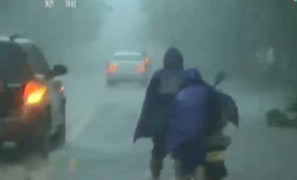 Bão Thần Sấm tàn phá kinh hoàng, 8 người Trung Quốc thiệt mạng