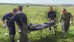Clip: Phe ly khai chuyển thi thể nạn nhân MH17
