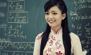 Bục giảng không phải sàn diễn thời trang