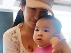 Huỳnh Dịch vui vẻ bên con gái sau scandal ly hôn