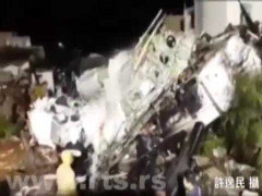 Clip: Hiện trường thảm khốc máy bay Đài Loan rơi