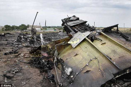 Clip: 2 máy bay Ukraine vừa bị bắn rơi gần MH17