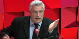 Nước Pháp 'chết lặng', điều 2 chiến đấu cơ tìm máy bay rơi