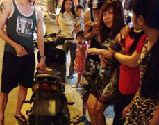 Giả danh cảnh sát hình sự, cướp xe thiếu nữ