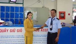 Nhân viên siêu thị trả lại 100 triệu đồng cho khách