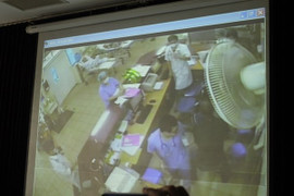 Đại náo bệnh viện Bạch Mai, đánh bác sỹ 'cướp' bệnh nhân