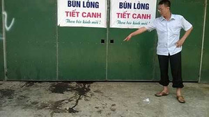 Chủ quán cầm dao chém khách tử vong